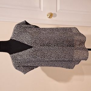 Woman's cap sleeve shirt